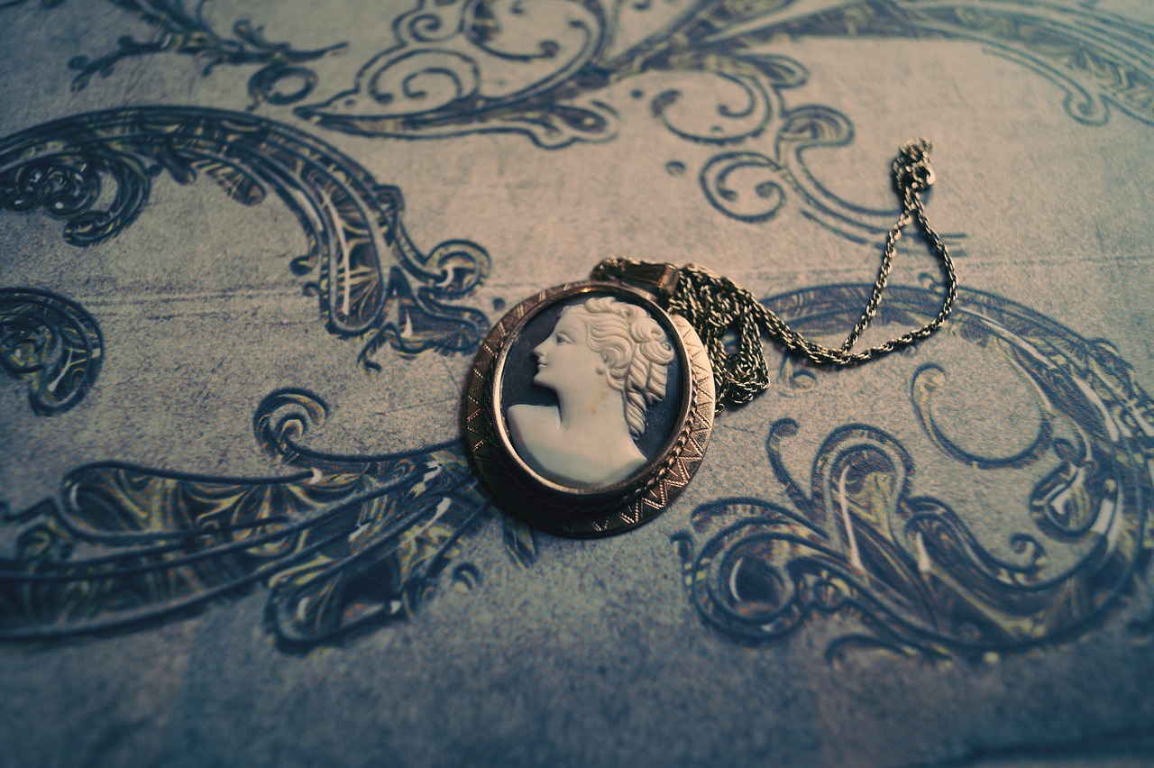 chain amulet necklace free photo