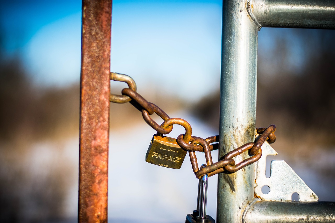chain lock security free photo