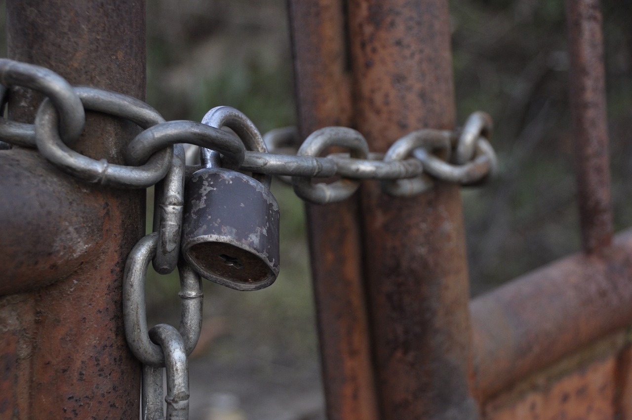 chain rusty padlock free photo