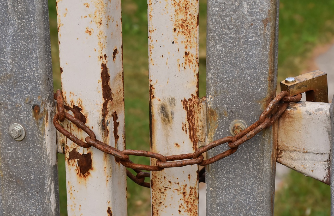 chain rusty padlock free photo