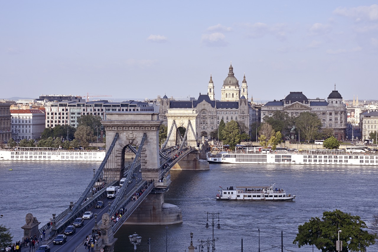 chain bridge  budapest  danube free photo