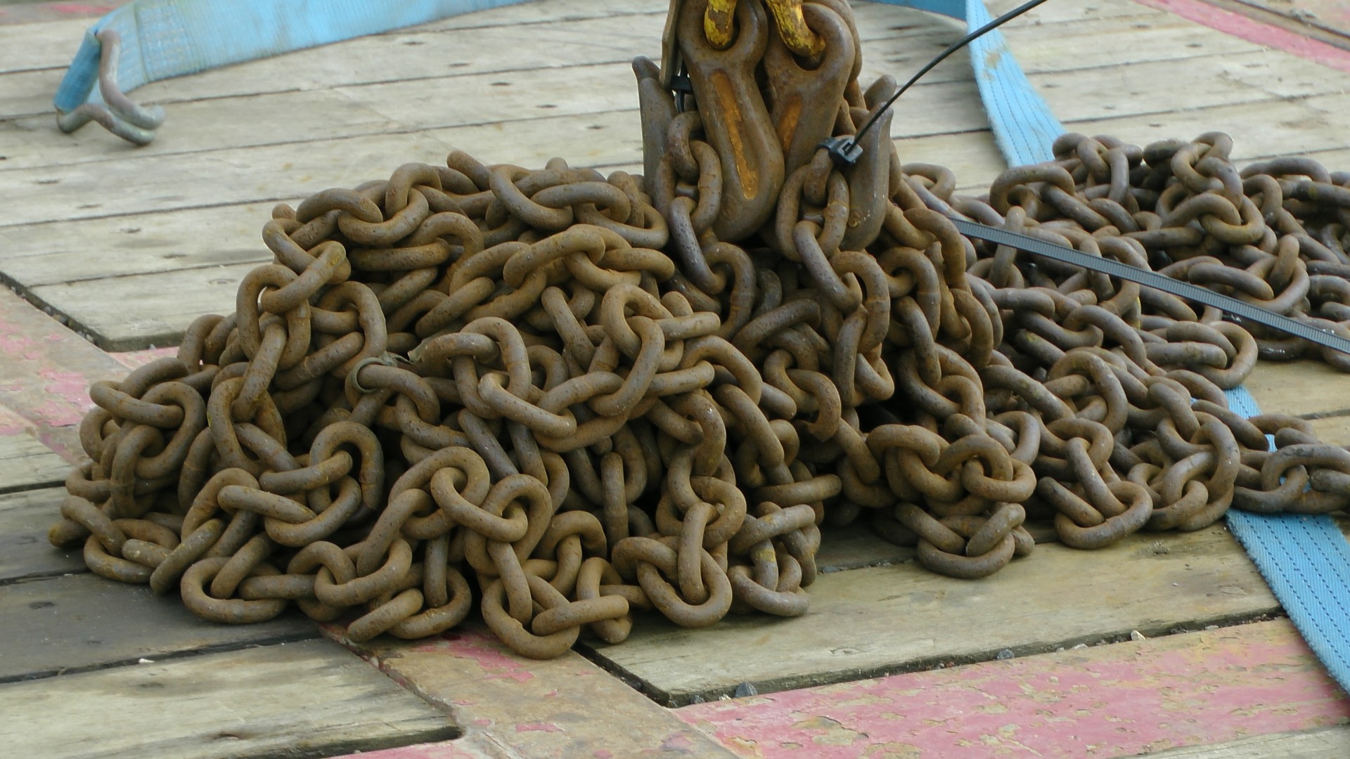 chains hooks chain chains free photo