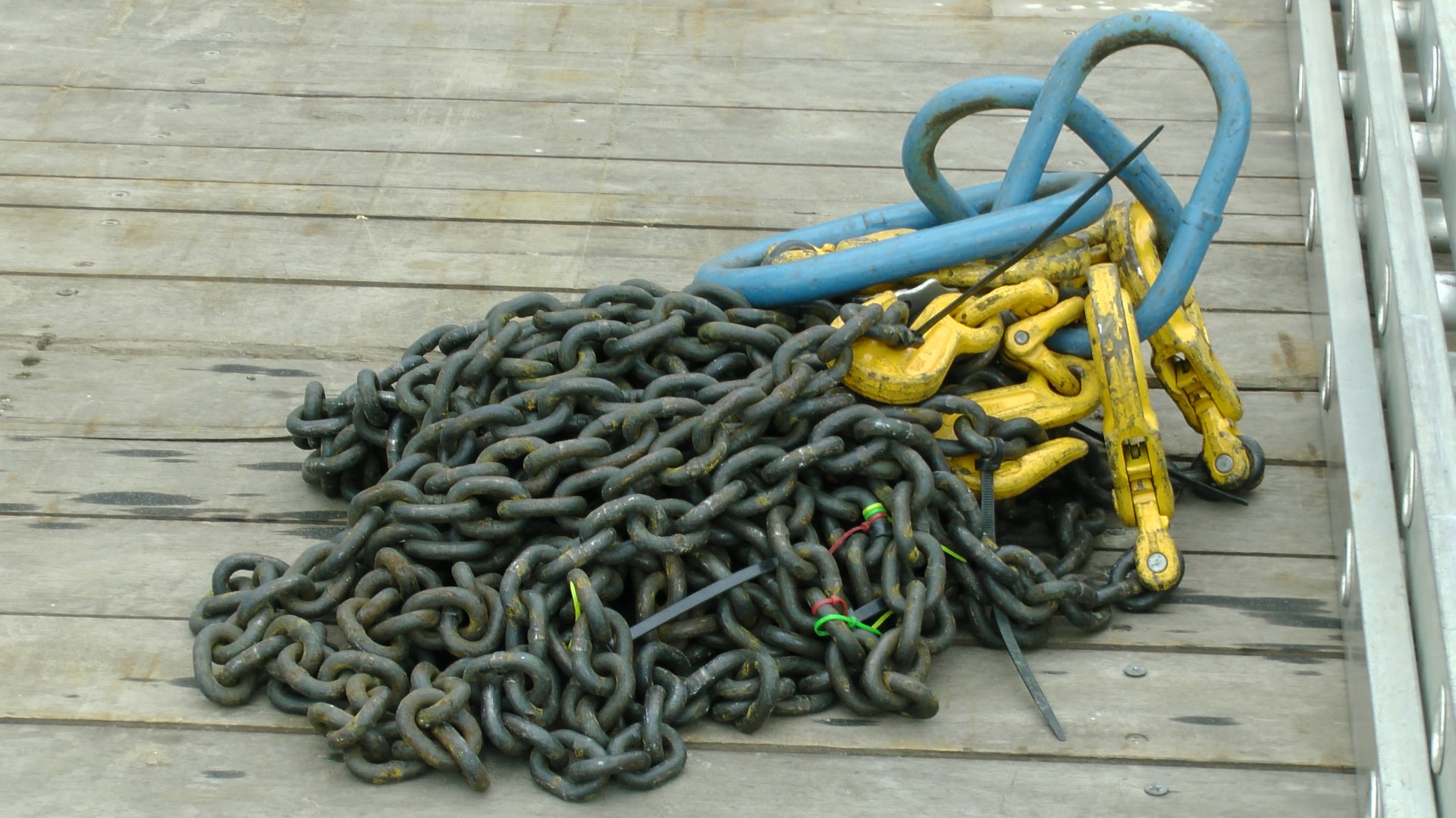 chains hooks chain chains free photo