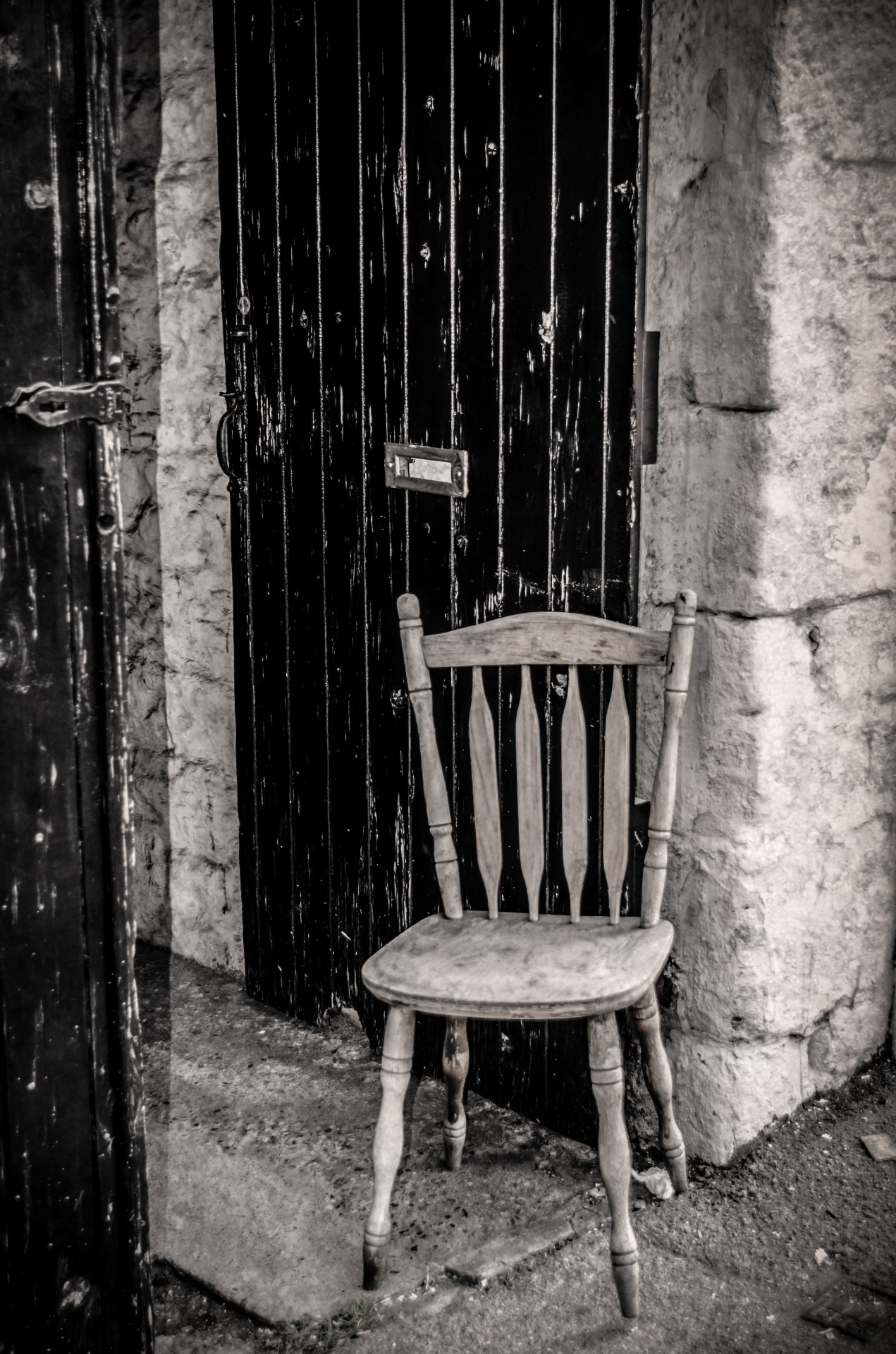 chair wooden black free photo