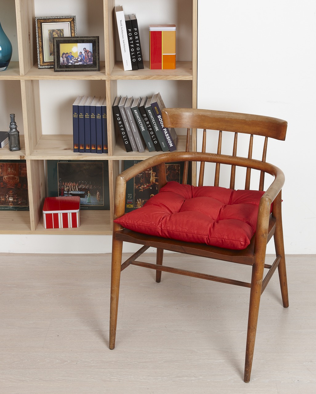 chair cushions bookshelves free photo