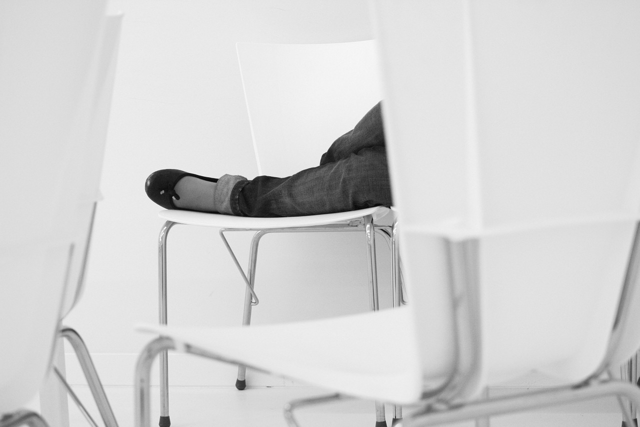 chairs sleep feet free photo