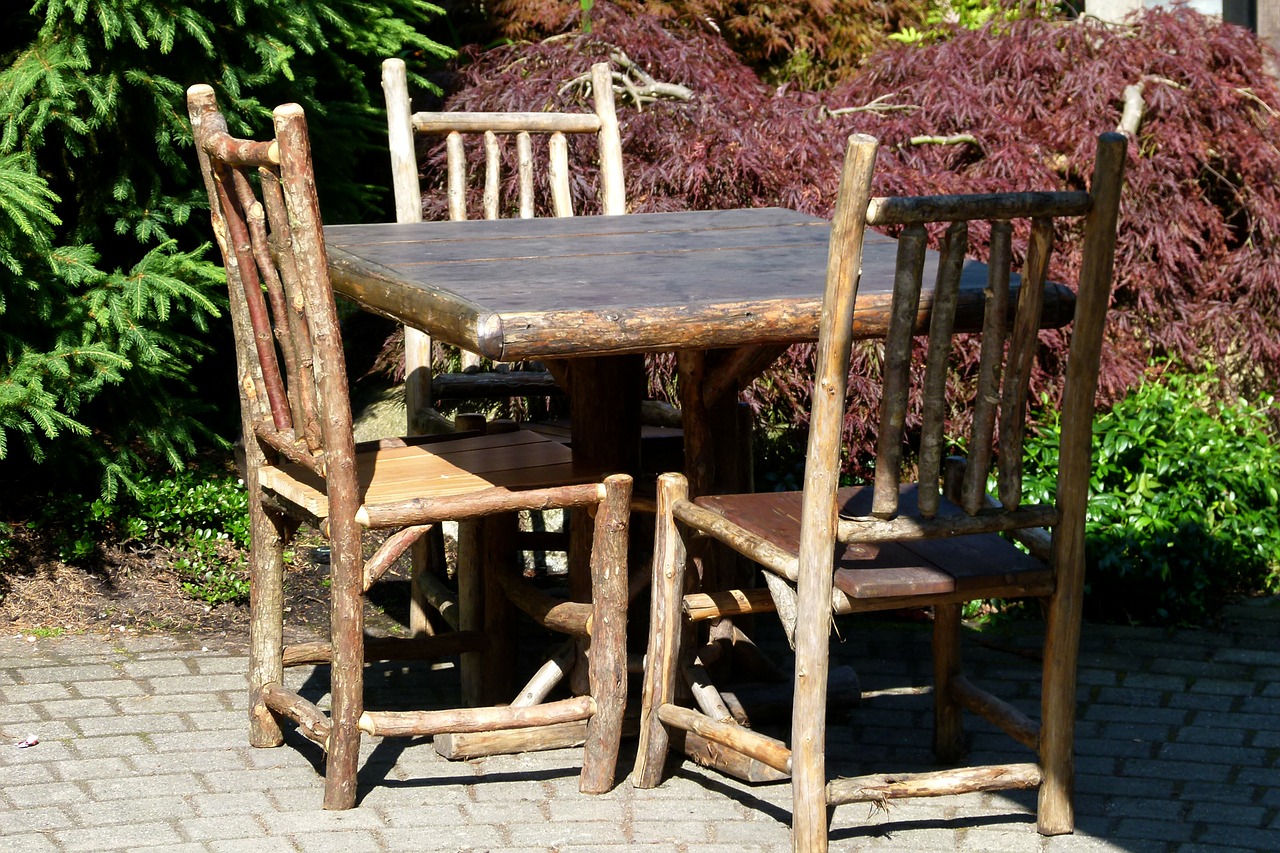 chairs table furniture free photo