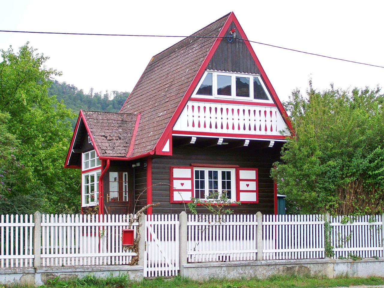 chalet holiday home little house free photo