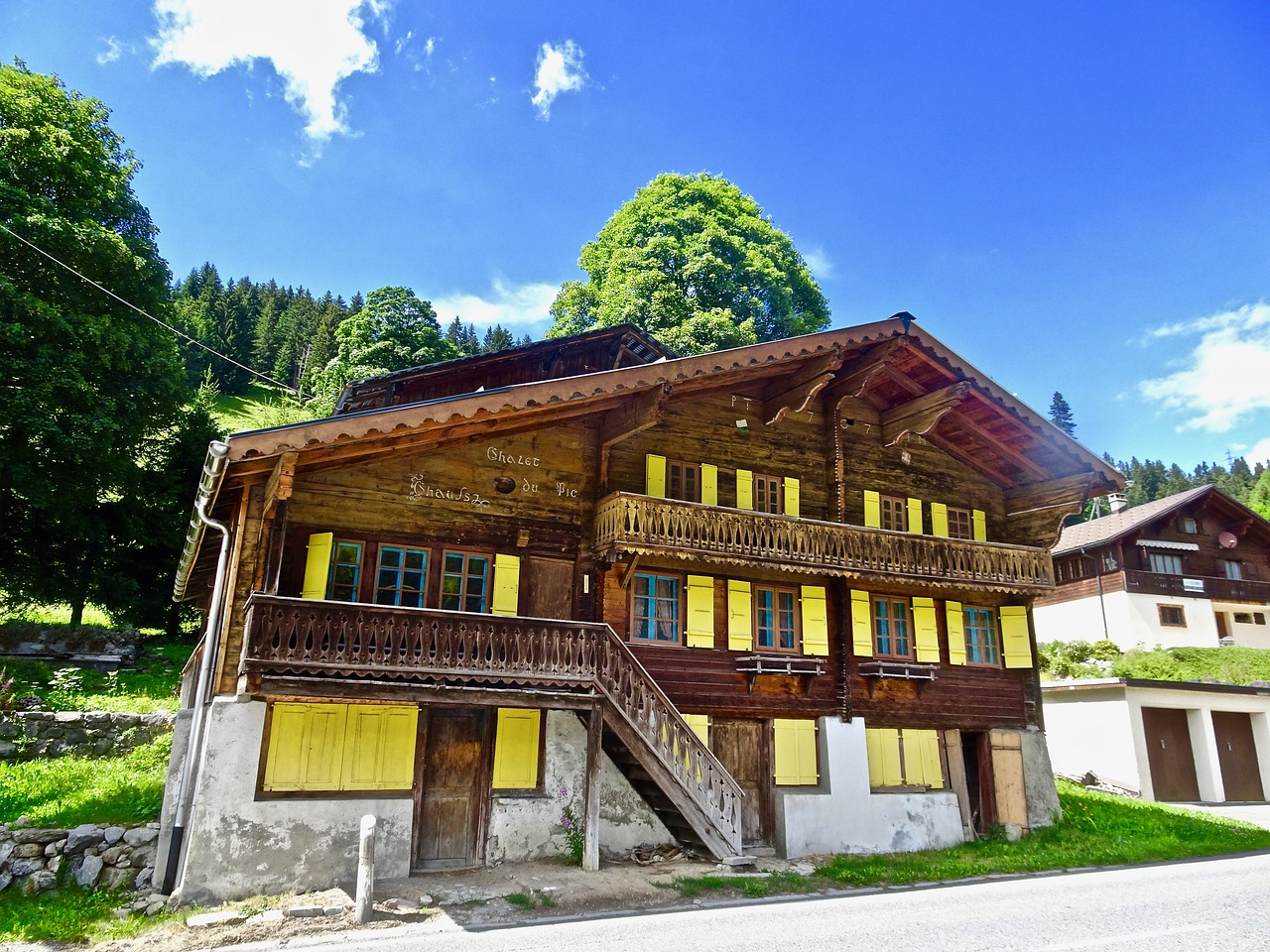 chalet swiss wooden free photo