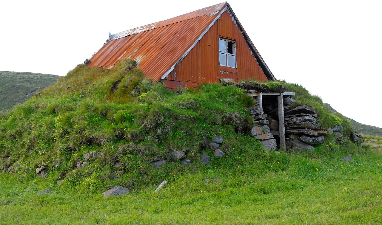 chalet iceland ruin free photo
