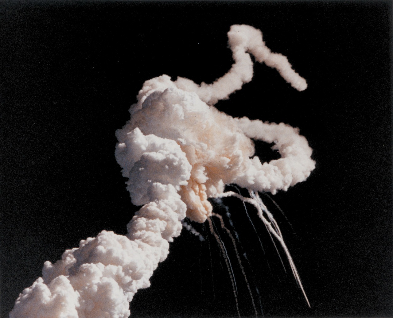challenger explosion space shuttle free photo