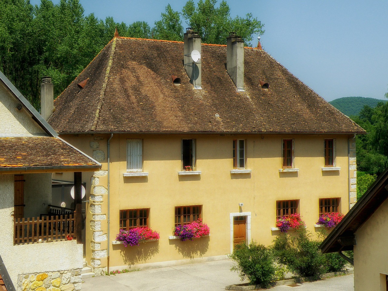 chanaz france village free photo