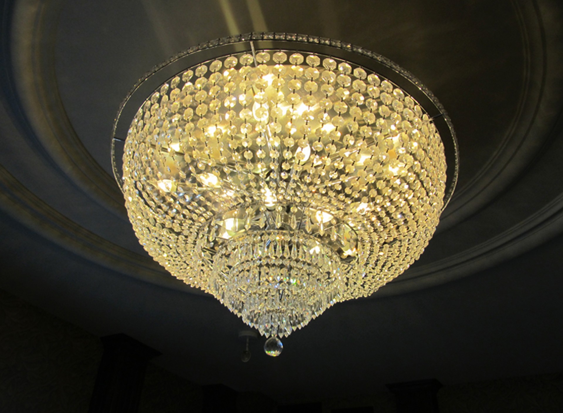 chandelier crystals ceiling free photo