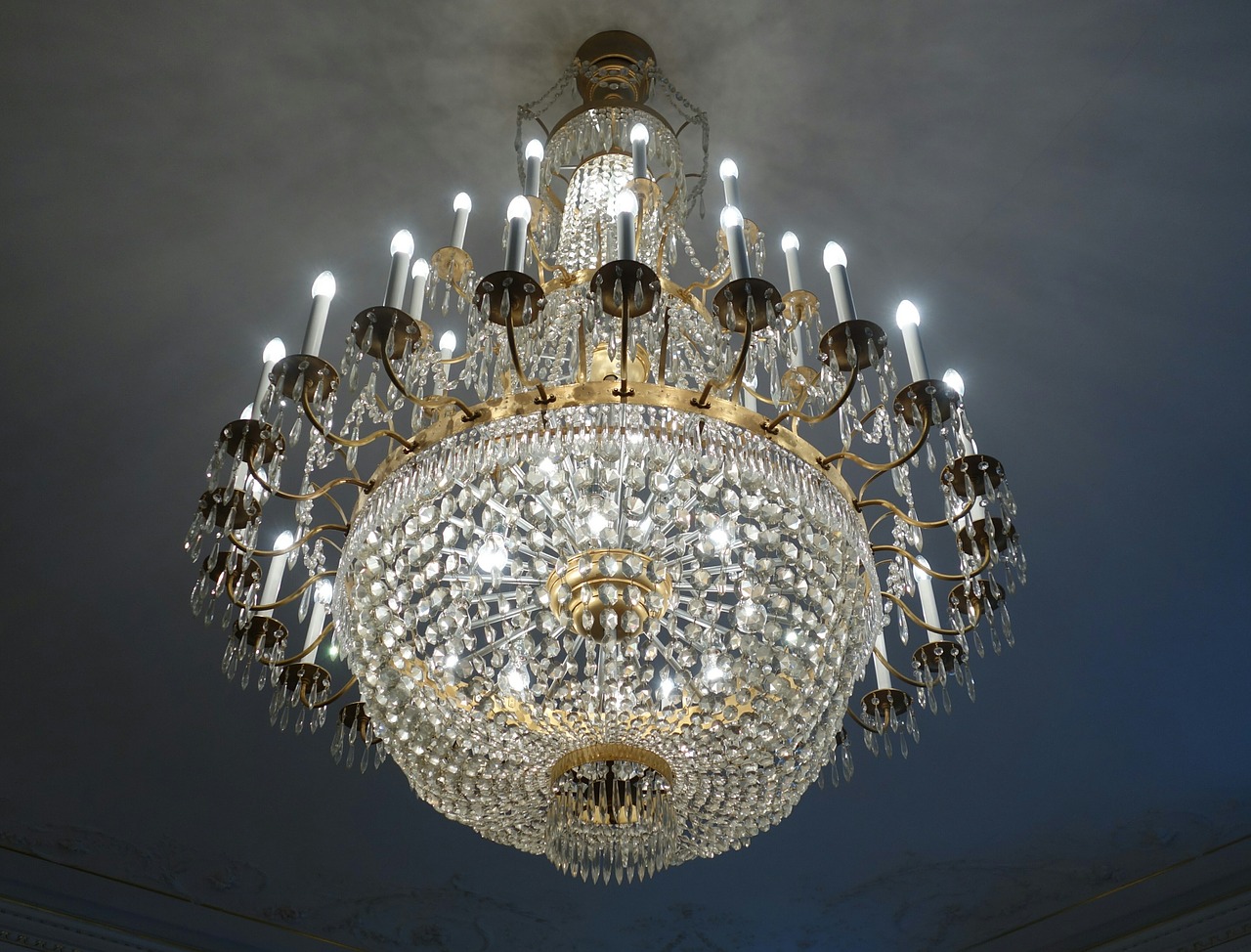 chandelier crystal chandeliers luster free photo