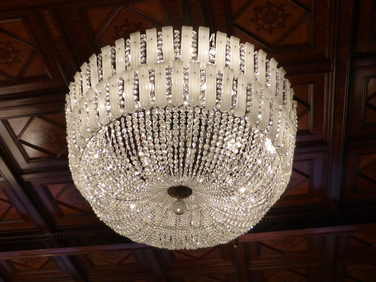 chandelier vienna austria free photo