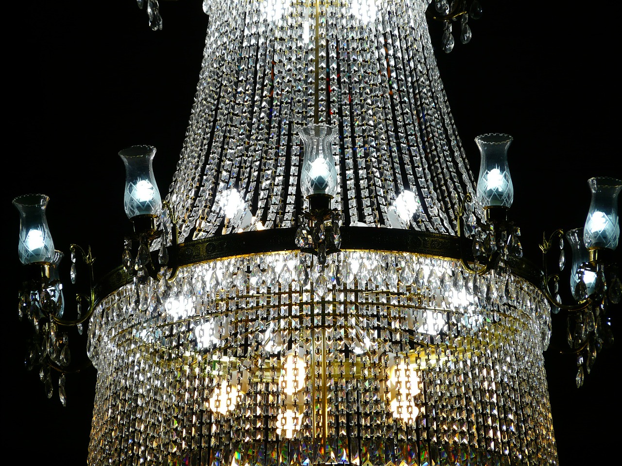chandelier crystal glass free photo