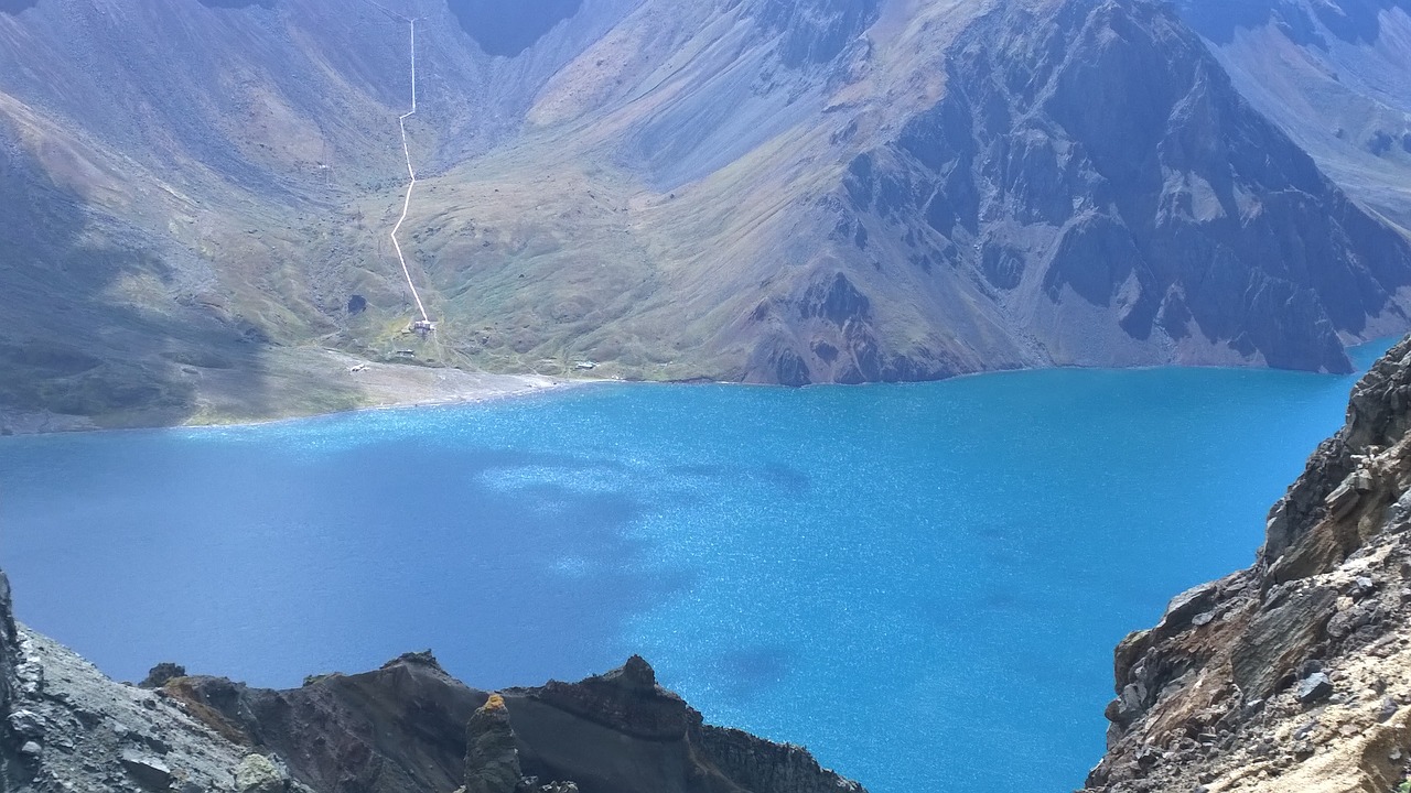 changbai mountain tianchi lake free photo