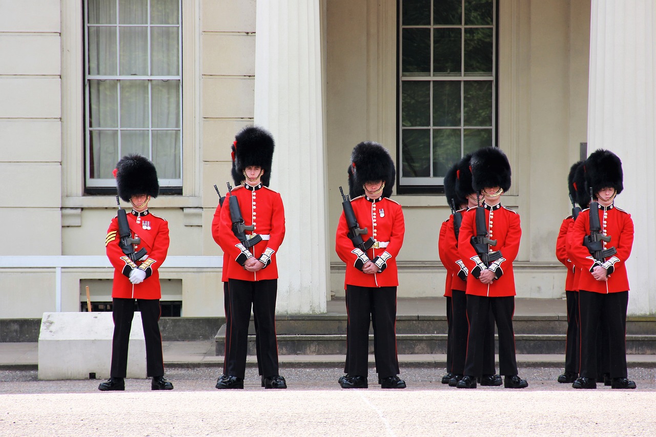changing of the guard security london free photo