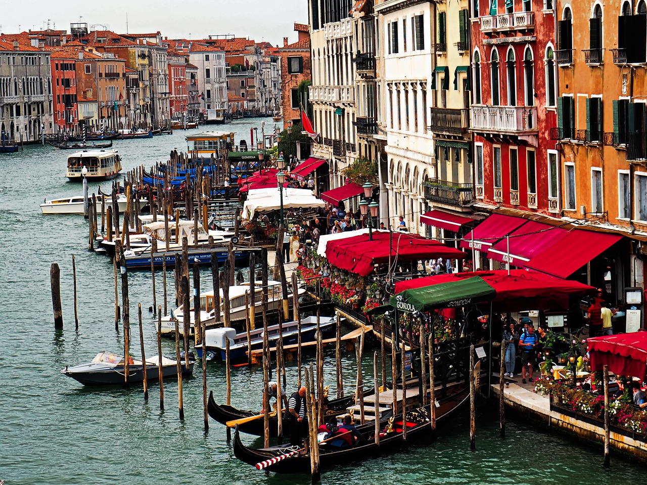 channel gondola venetian free photo