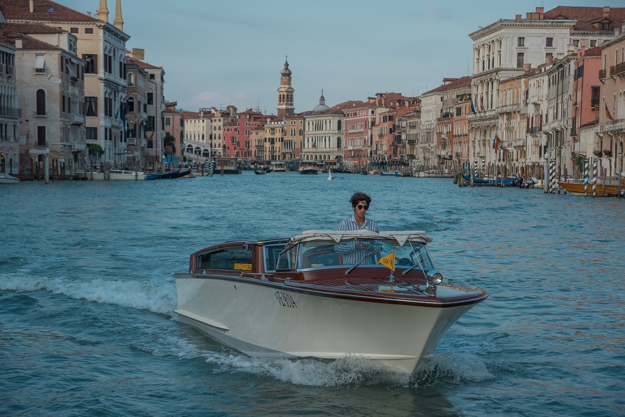 channel  venice  italy free photo