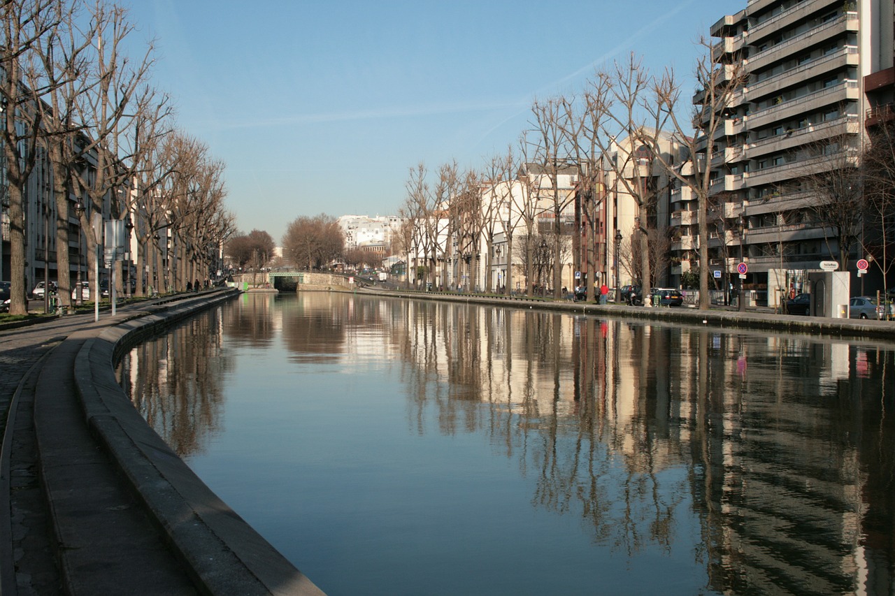 channel paris water free photo