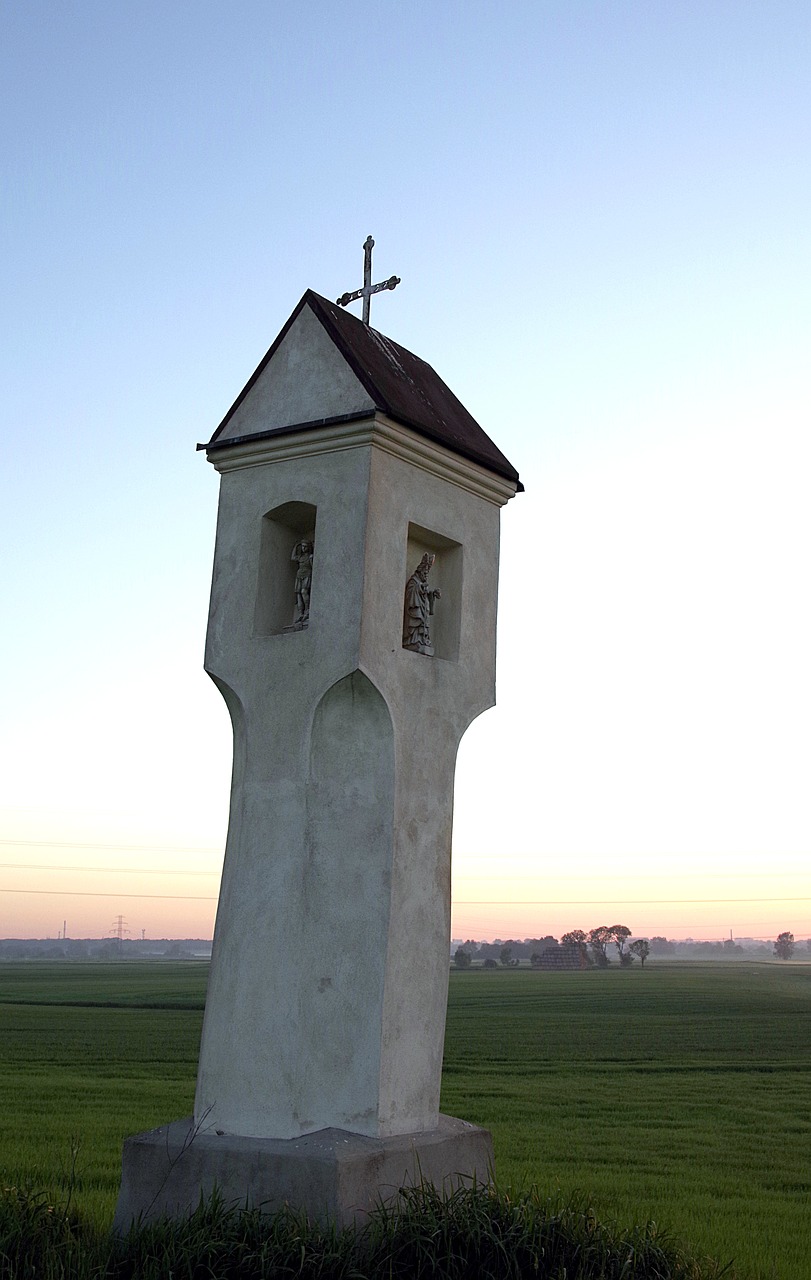 chapel pole cross free photo
