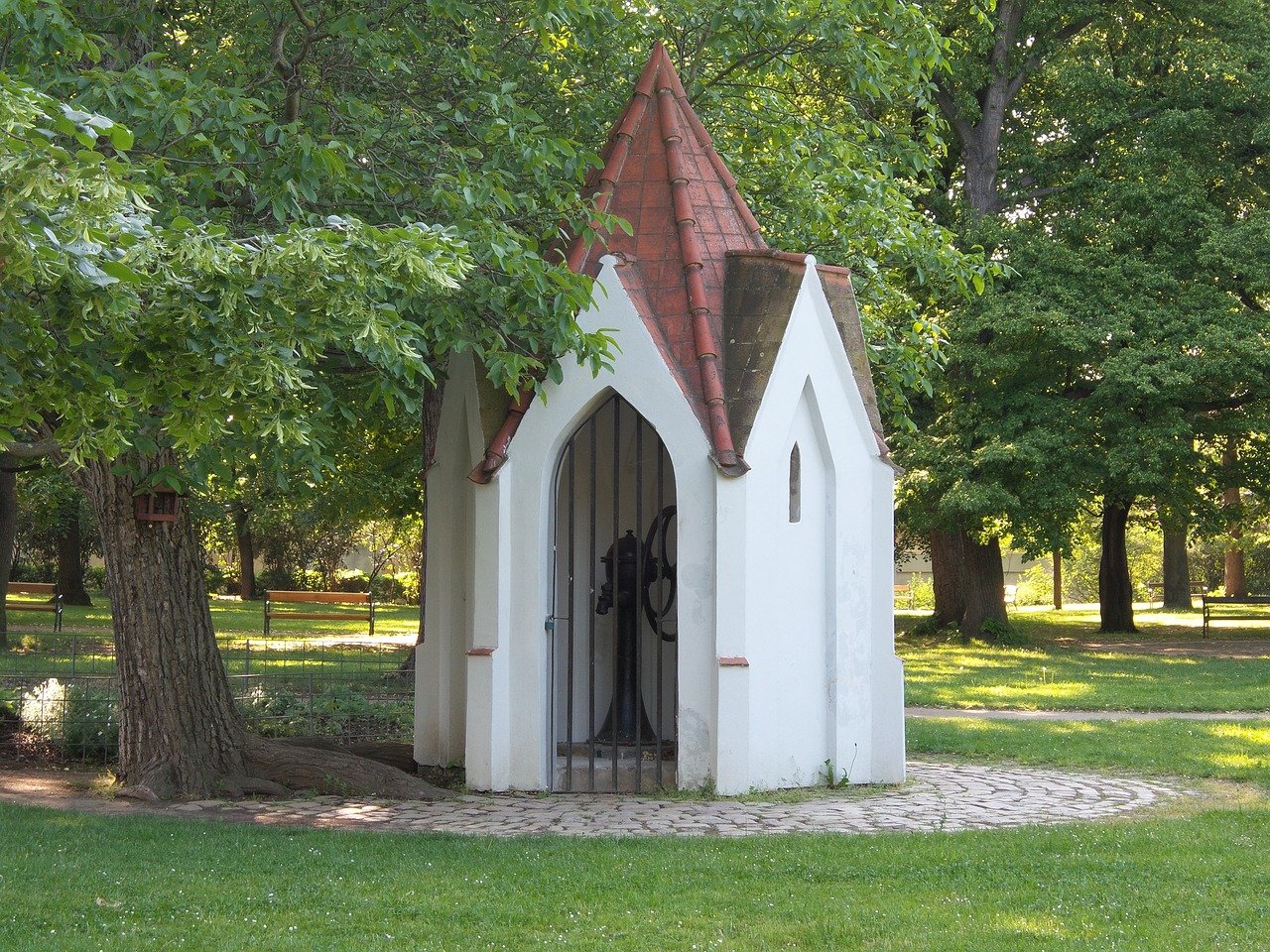 chapel  well  spring free photo