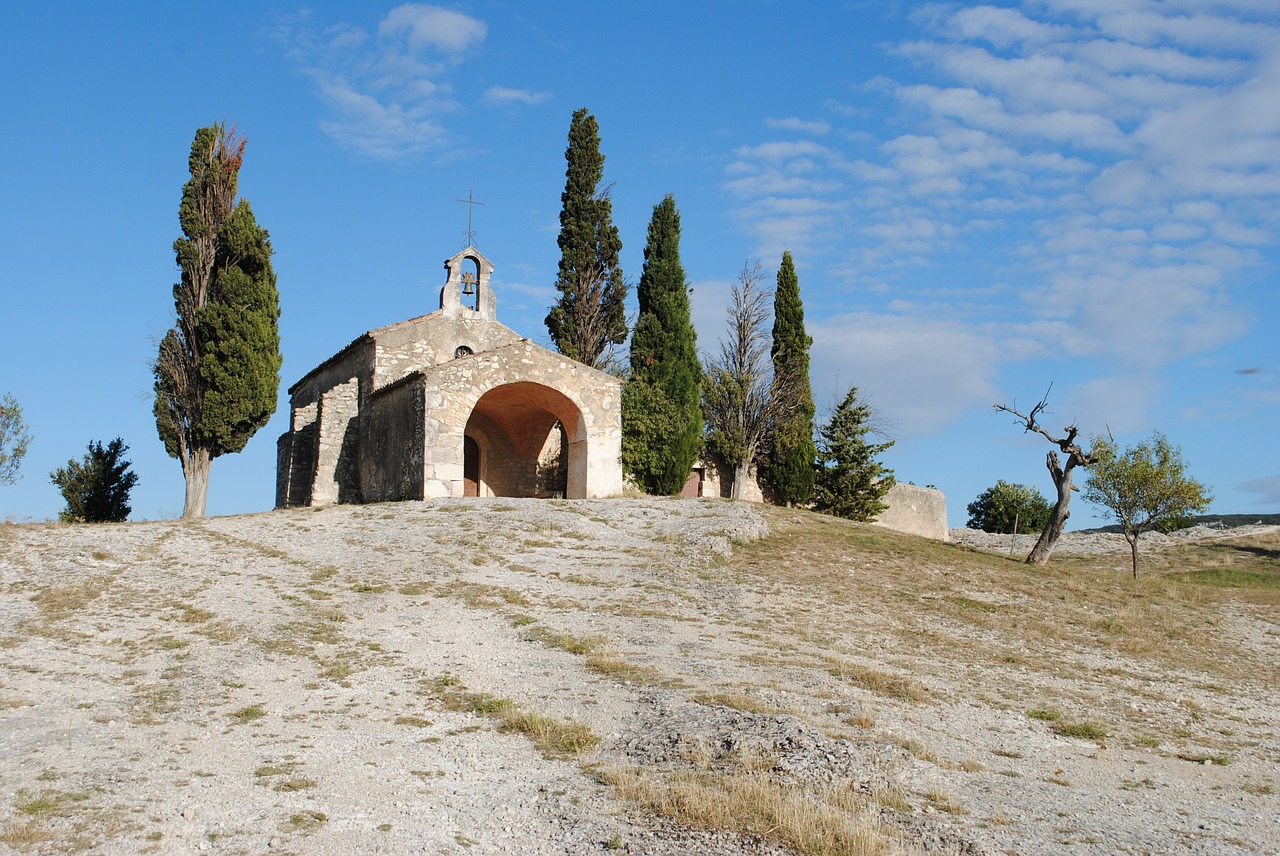 chapel alpilles romanesque free photo