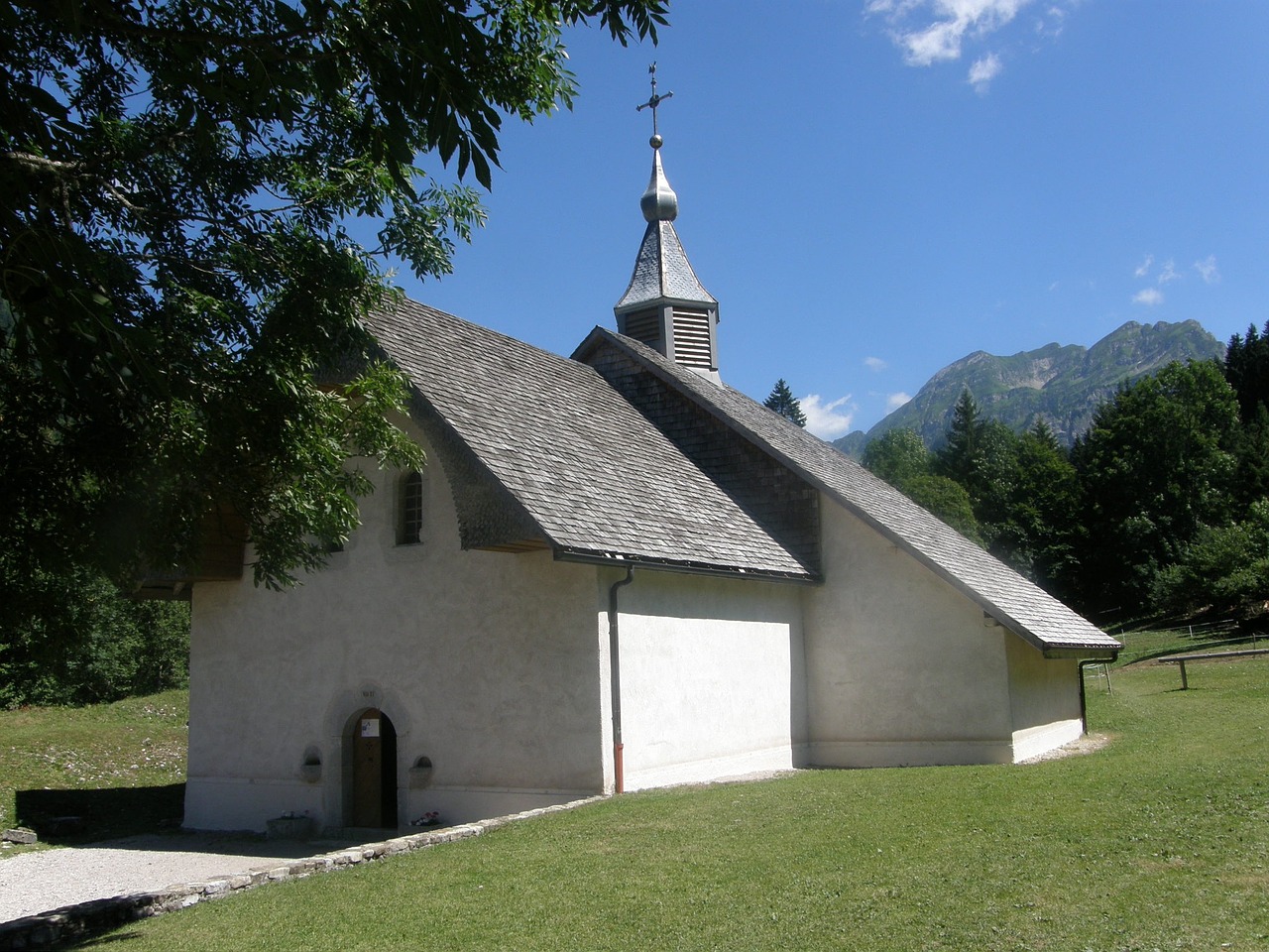 chapel bellevaux haute-savoie free photo