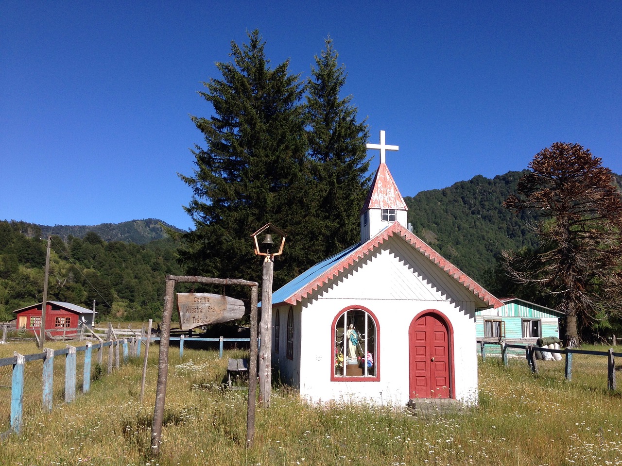 chapel parque nacional conguillo chile free photo
