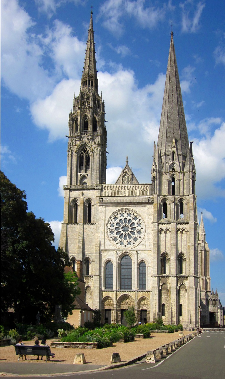 chartres cathedral medieval cathedral free photo