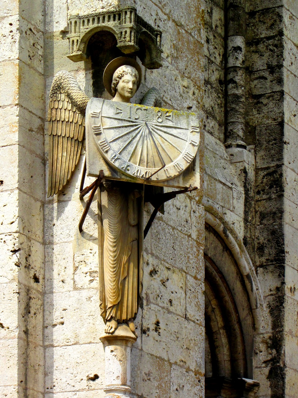 chartres cathedral sundial medieval free photo