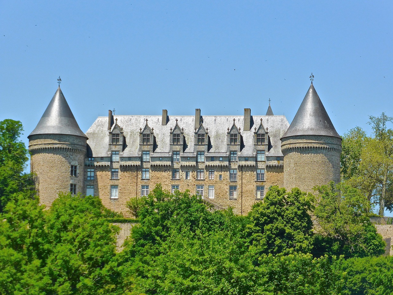 chateau castle towers free photo
