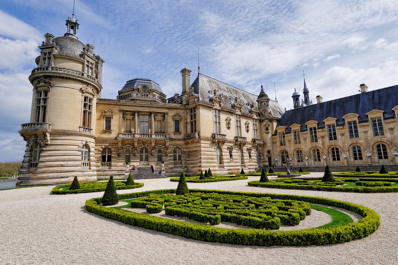 chateau chantilly france free photo