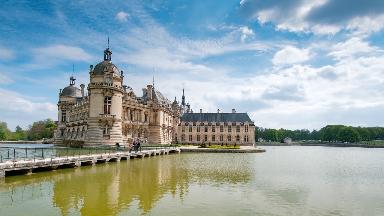 chateau chantilly picardy free photo