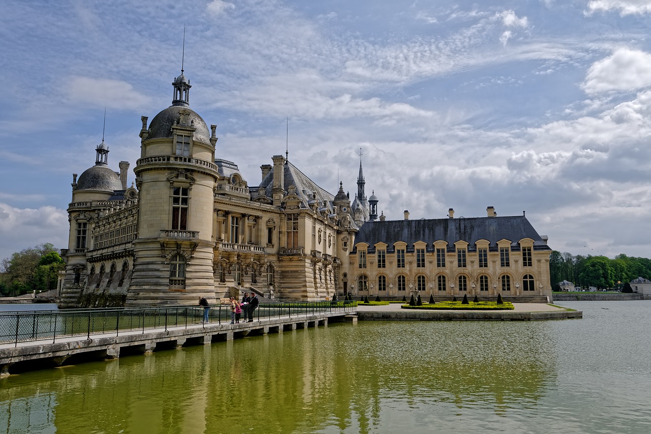 chateau chantilly france free photo