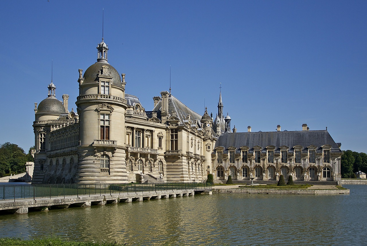 chateau chantilly castle chantilly free photo