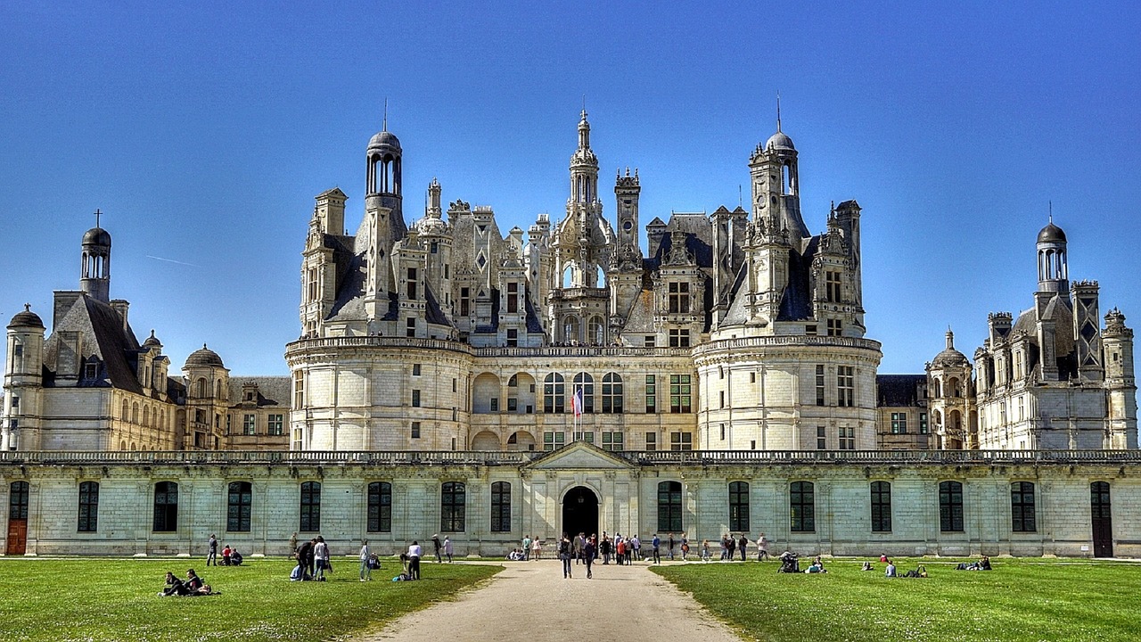 chateau de chambord architecture france free photo