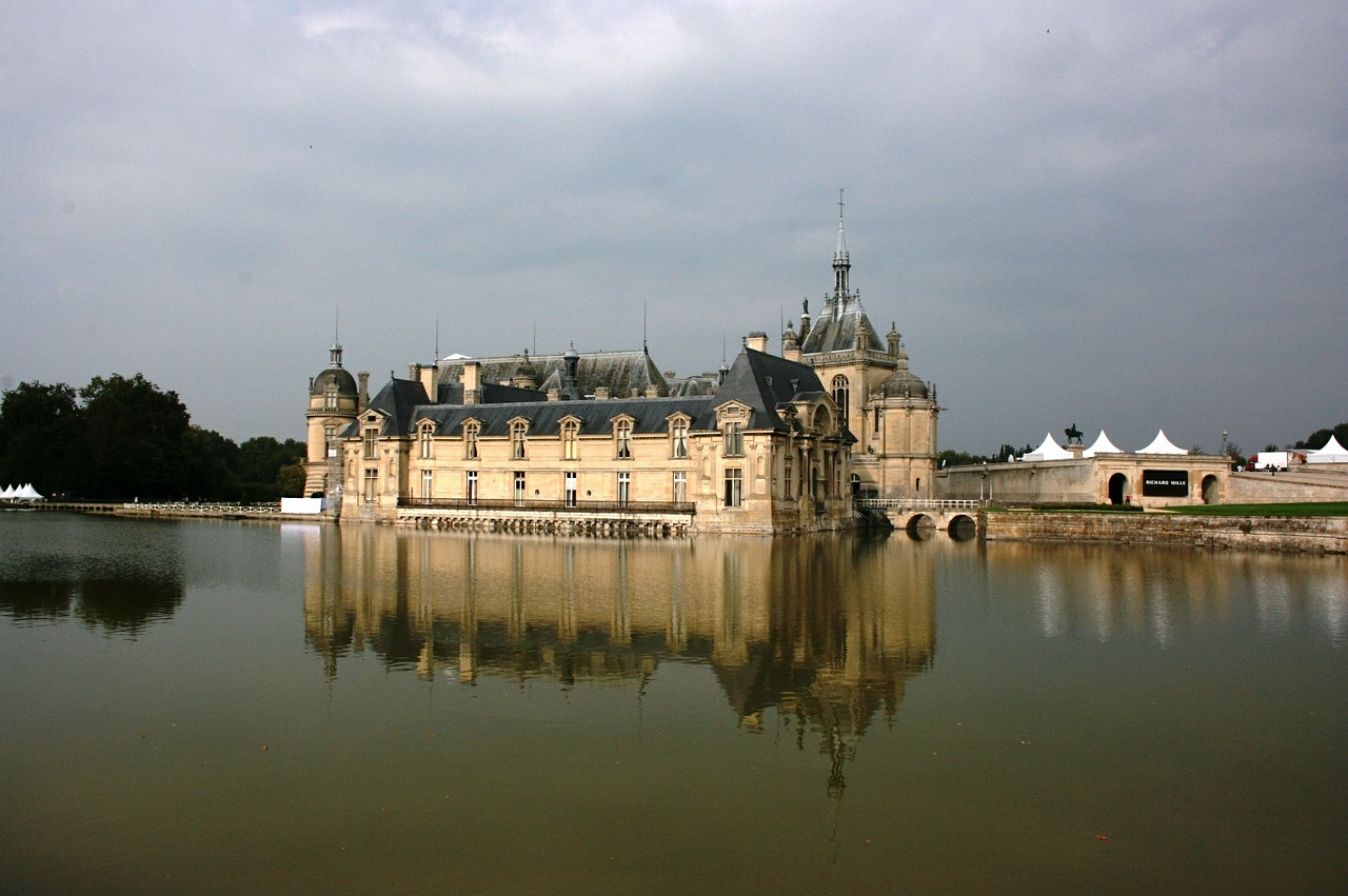 château de chantilly french castle france free photo