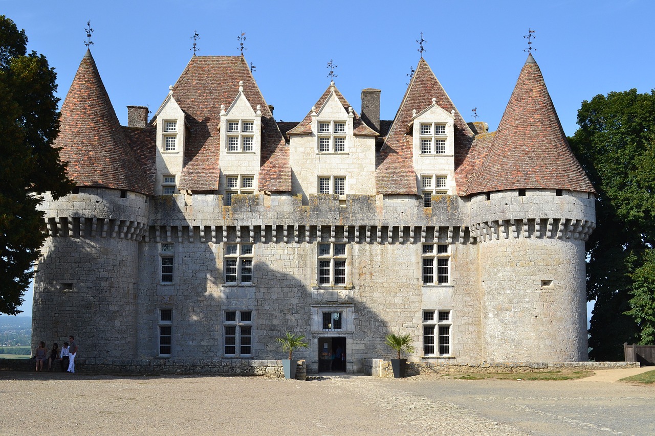 château de monbazillac renaissance castle free photo