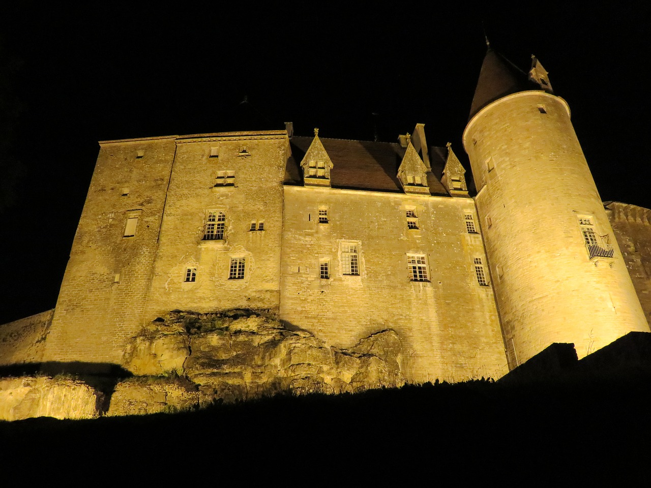 chateauneuf-en-auxois chateauneuf chateau free photo