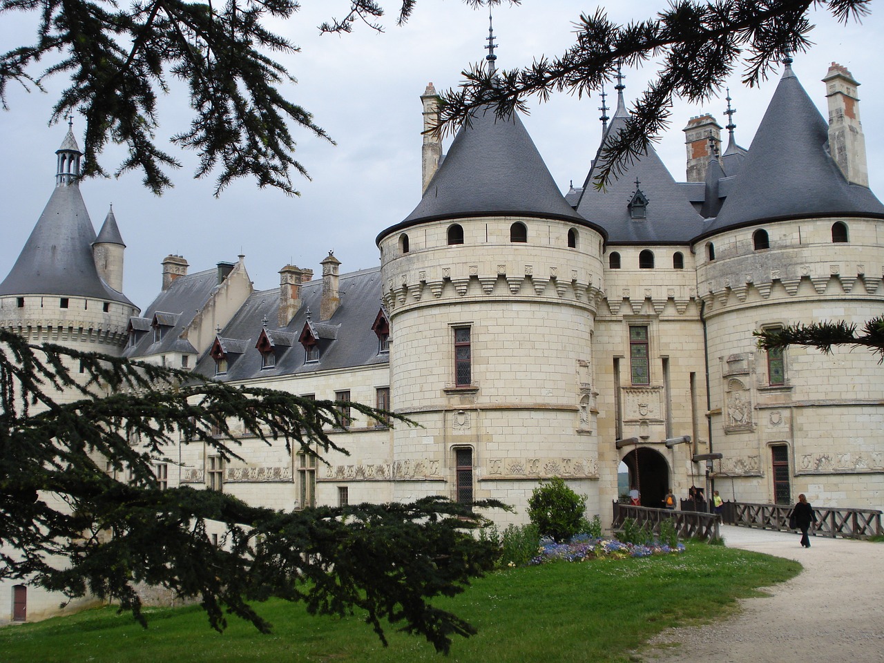 chaumont-sur-loire castle historical heritage free photo