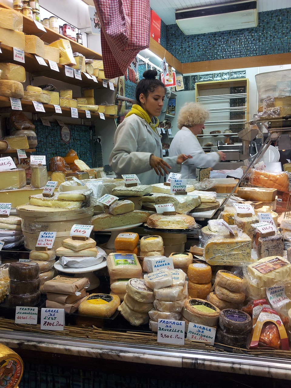 cheese shop sale free photo