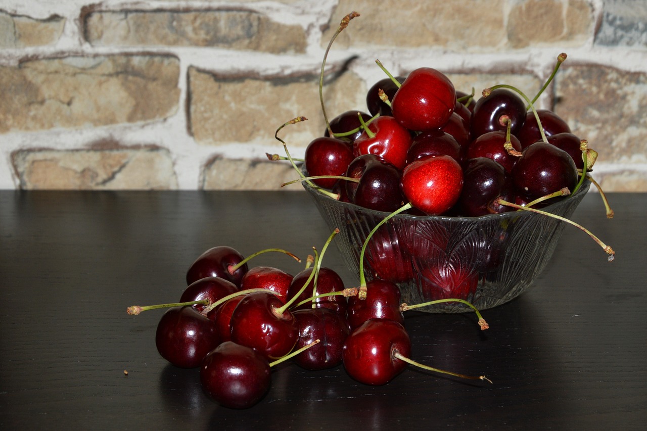 cherries red sweet free photo