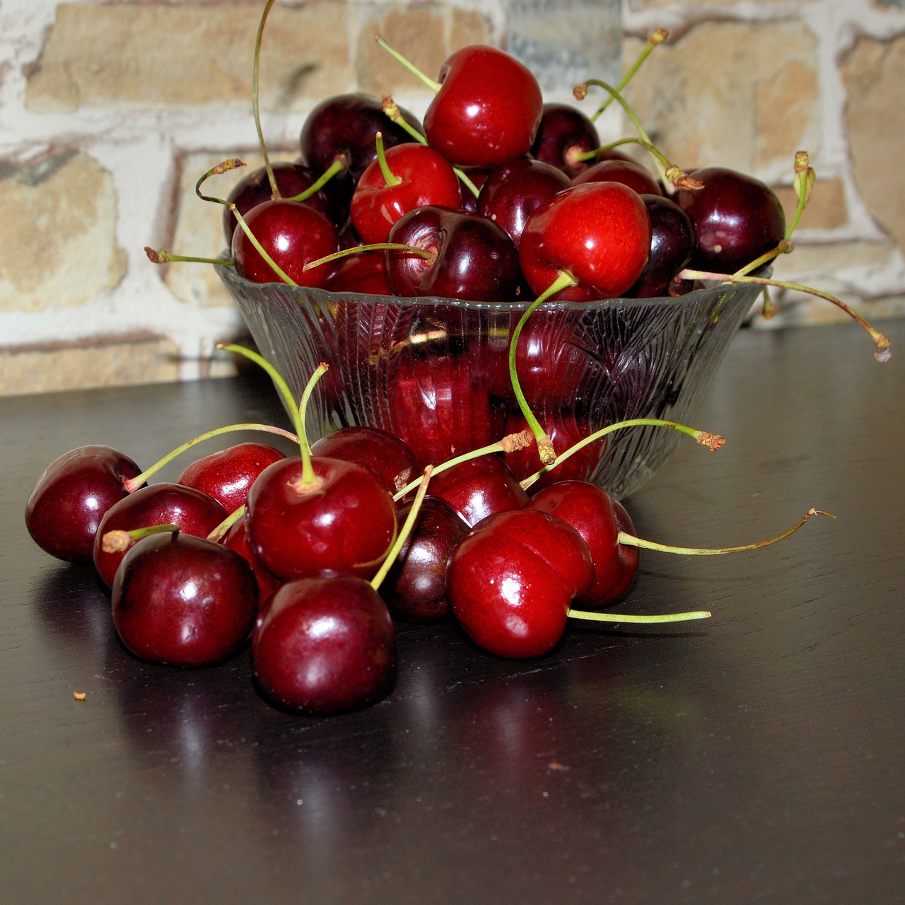 cherries sweet sweet cherries free photo