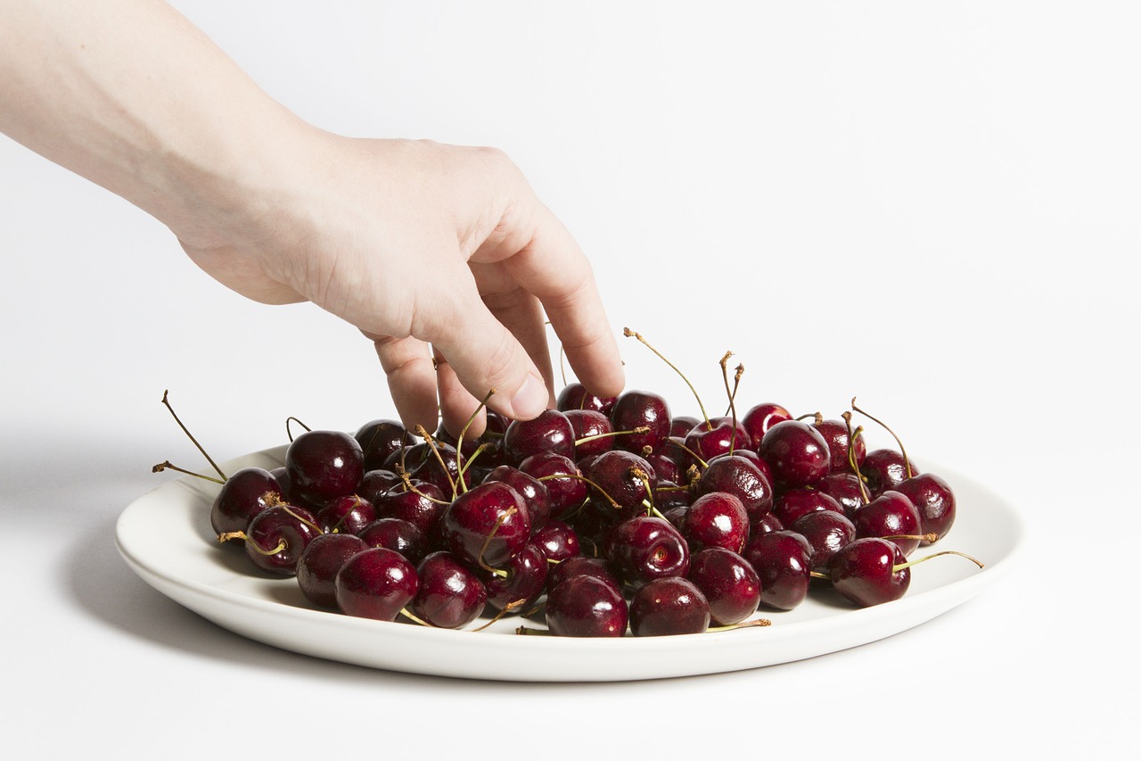 cherries food fruits free photo