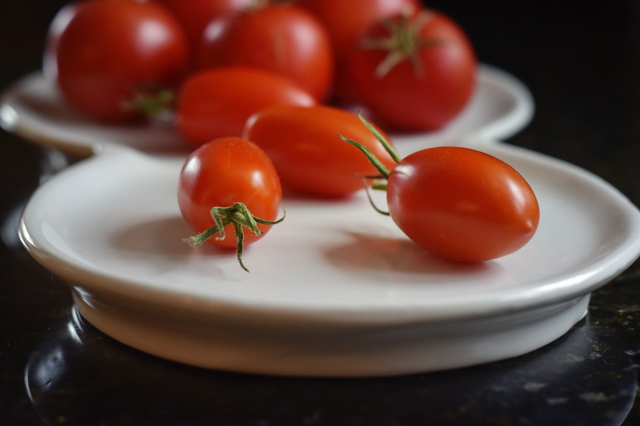 cherry tomatoes tomatoes garden free photo