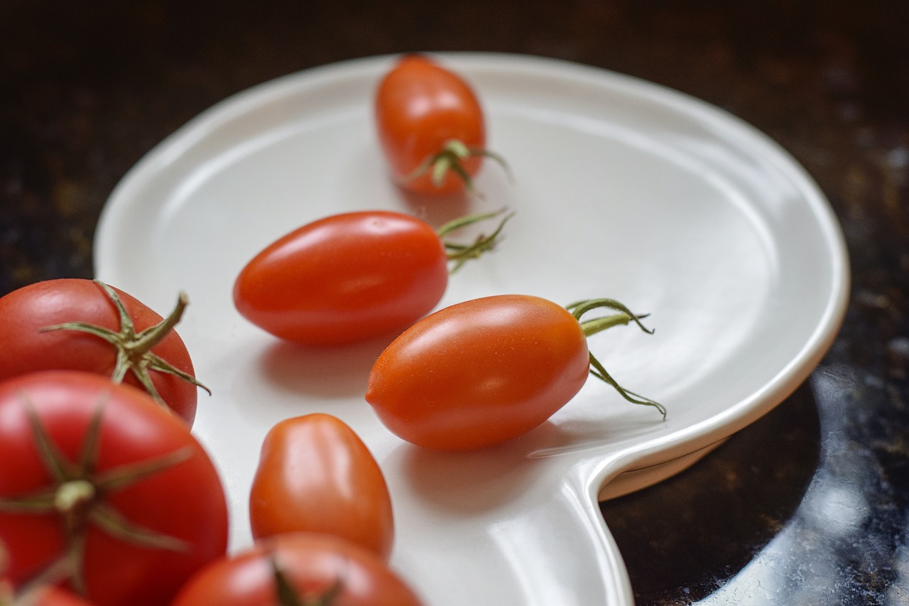 cherry tomatoes tomatoes garden free photo