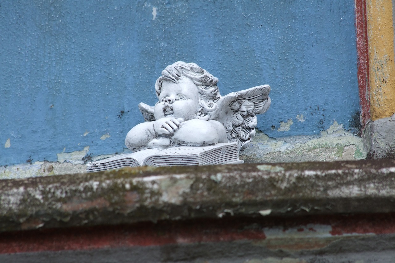 angel cherub monument free photo