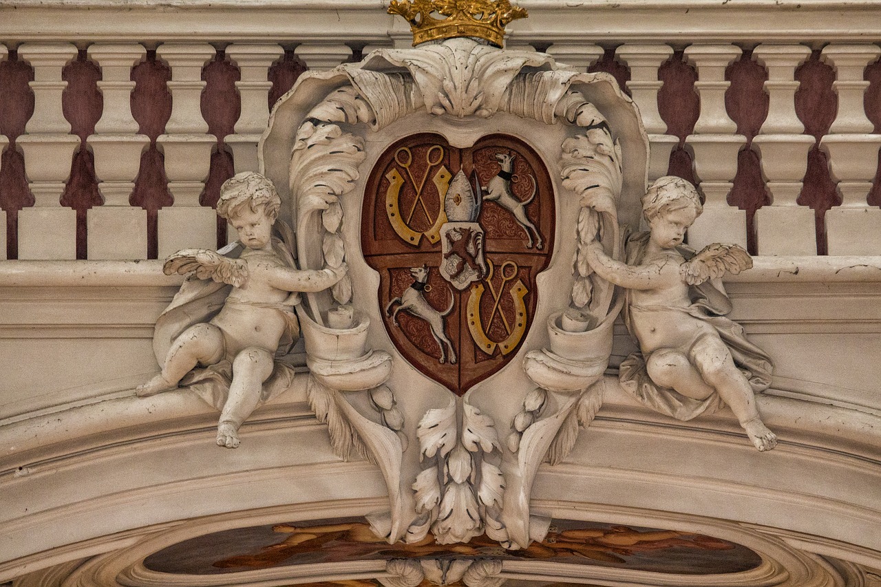 cherub pillar coat of arms free photo